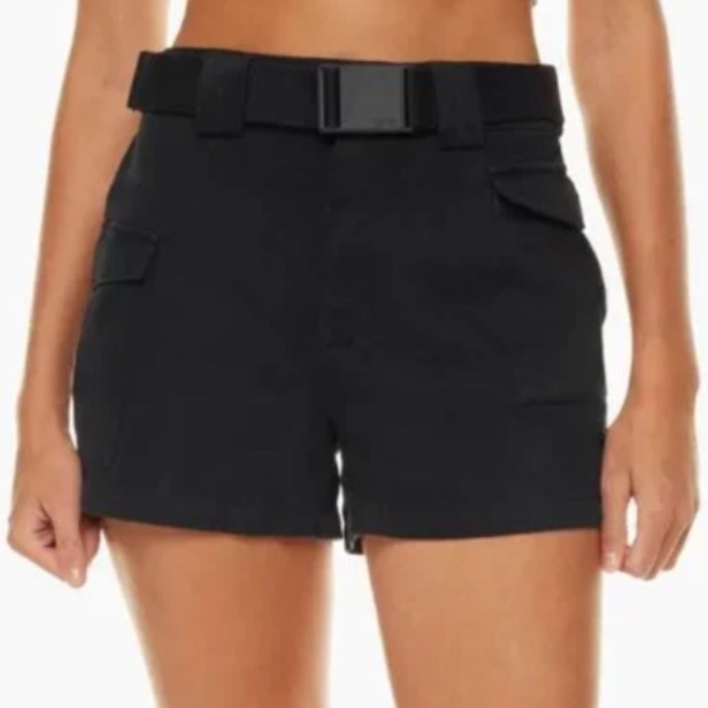 Brand New Aritzia TNA short
